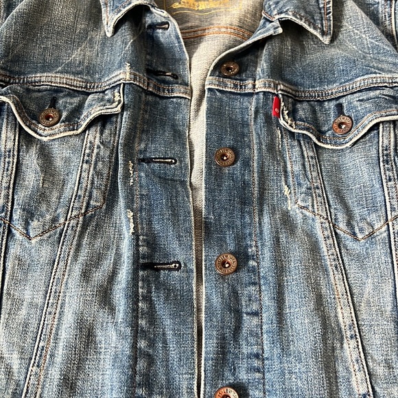 Levi’s jean jacket - Picture 3 of 4
